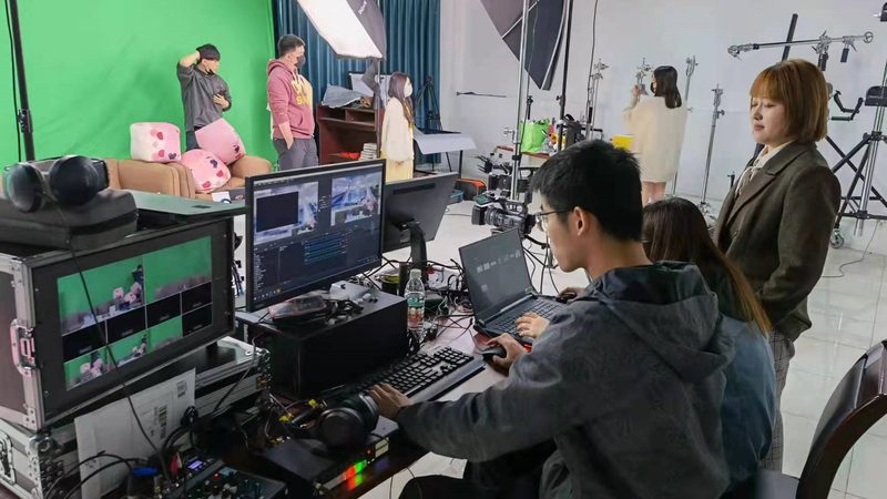 广州直播代运营代理公司：揭秘直播生态中的关键角色